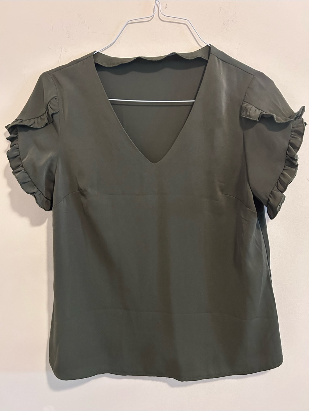 Women’s‎ Olive/Army Green Oversized V-Neck Ruffle Sleeve Top